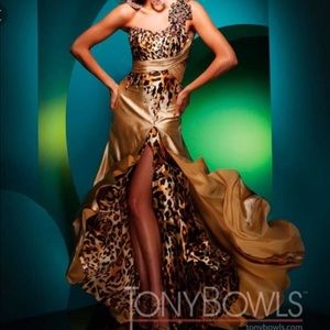 Gorgeous Tony Bowls Prom Dress Gold & Leopard
